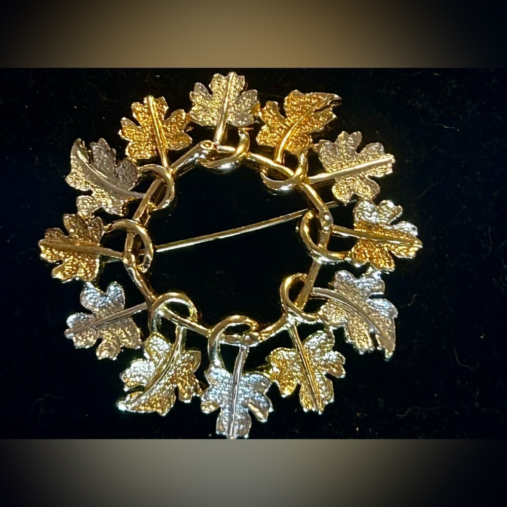 Sarah Coventry Gold and Silver Leaf Wreath Brooch